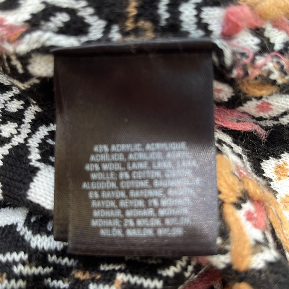 Sleeping on snow for Anthropologie sweater - Picture 8 of 9